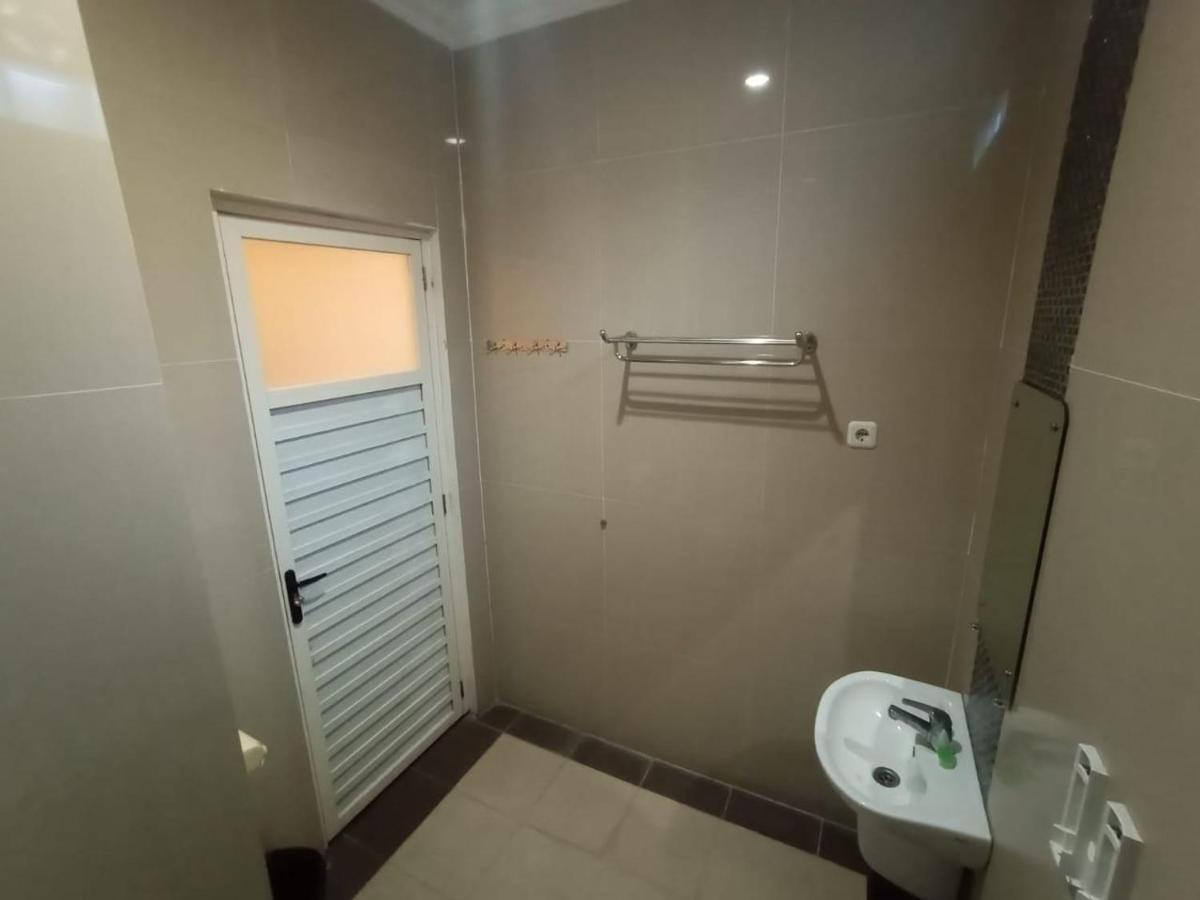 קוטה לומבוק Oyo 90473 Gowin Hotel מראה חיצוני תמונה