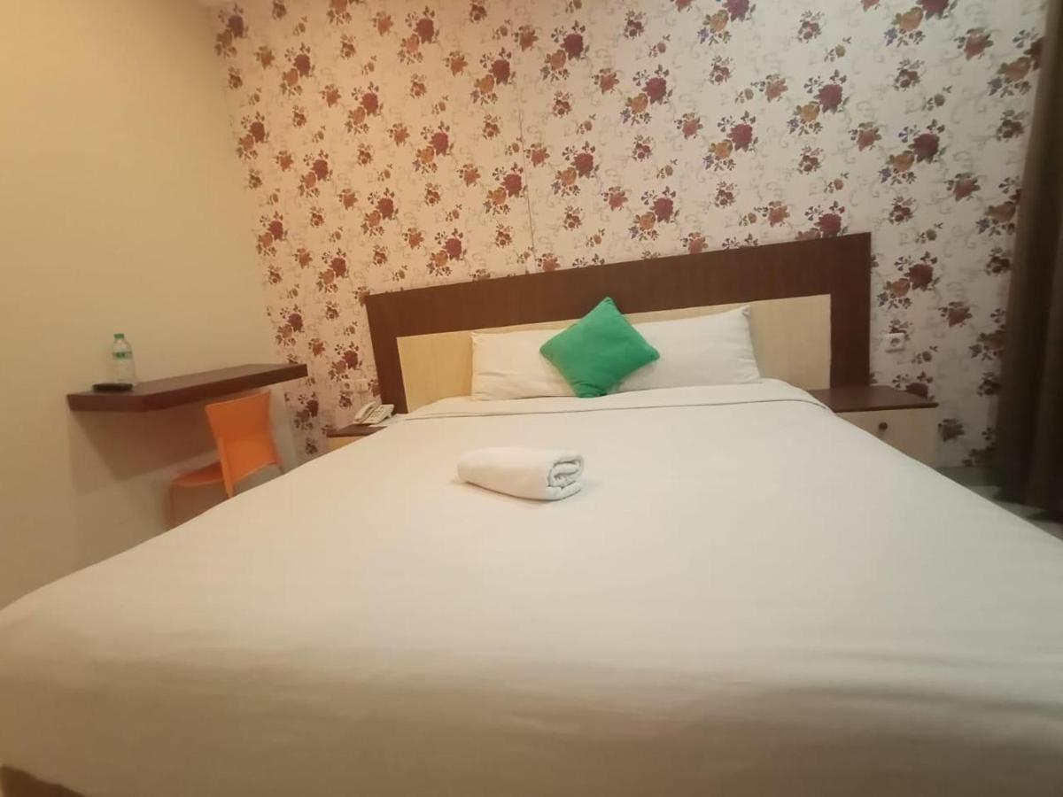 קוטה לומבוק Oyo 90473 Gowin Hotel מראה חיצוני תמונה
