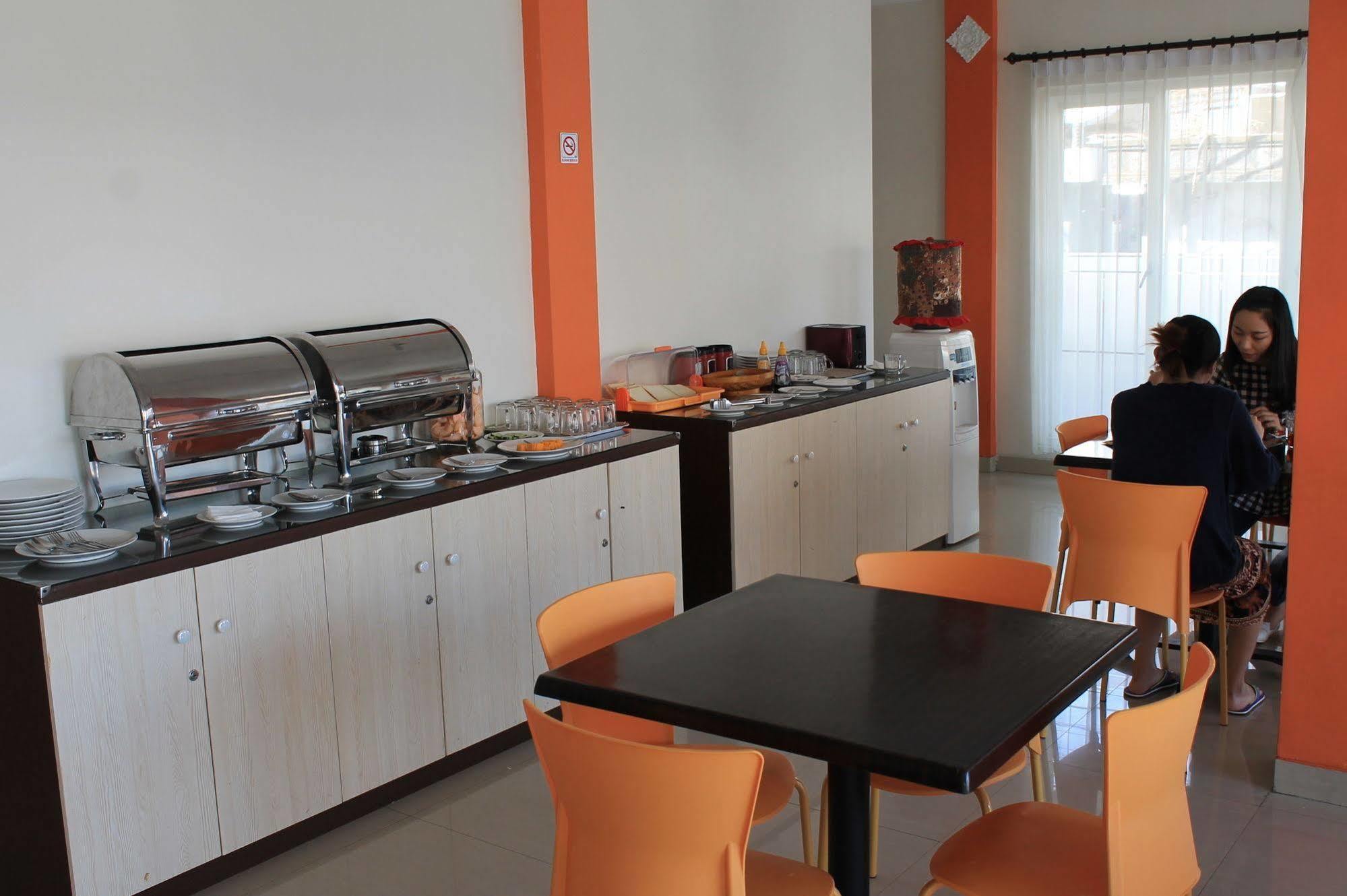 קוטה לומבוק Oyo 90473 Gowin Hotel מראה חיצוני תמונה