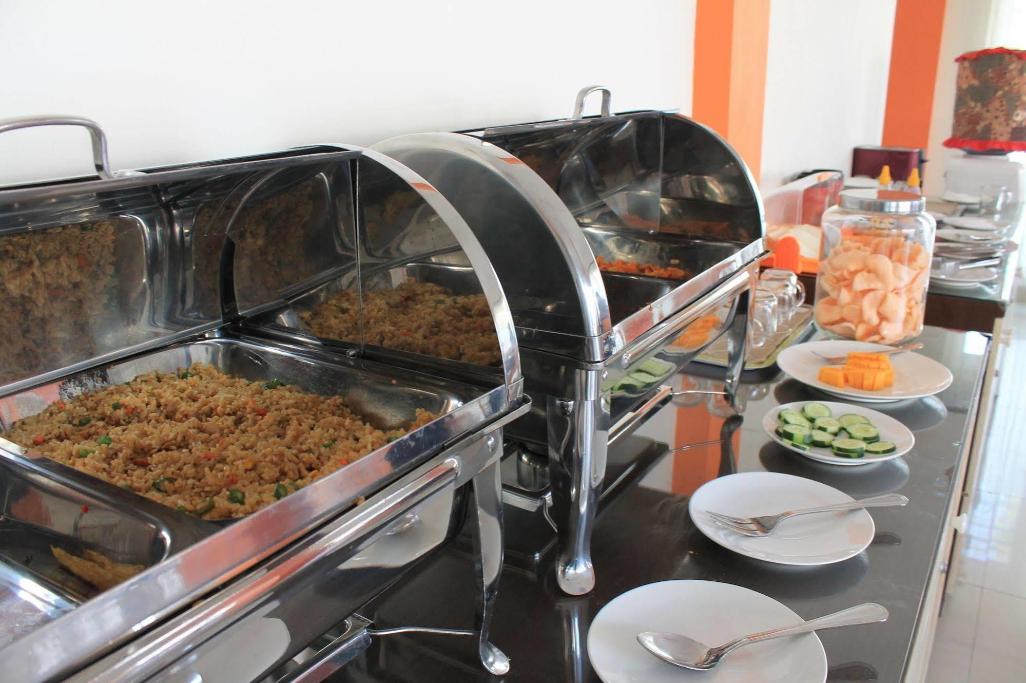 קוטה לומבוק Oyo 90473 Gowin Hotel מראה חיצוני תמונה